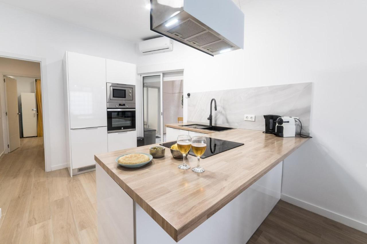 Moonkey - Apto. Albeniz, Con Acogedor Patio Alicante Dış mekan fotoğraf