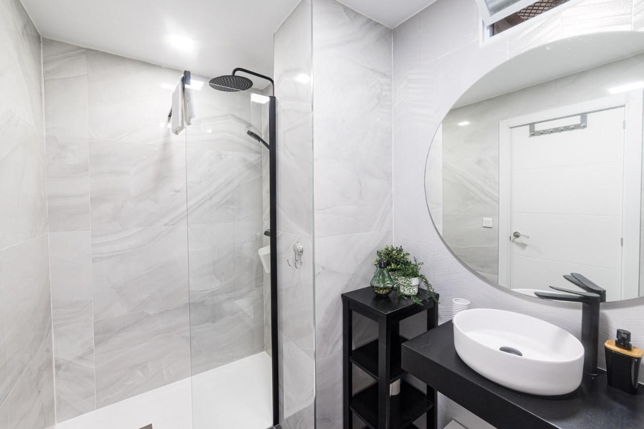 Moonkey - Apto. Albeniz, Con Acogedor Patio Alicante Dış mekan fotoğraf