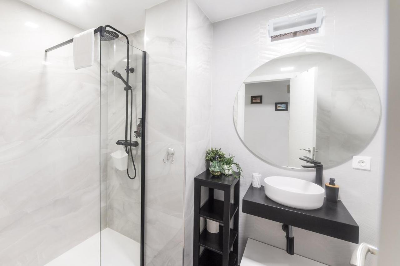 Moonkey - Apto. Albeniz, Con Acogedor Patio Alicante Dış mekan fotoğraf